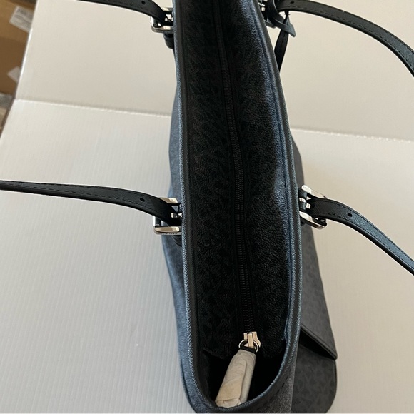 NWOT Michael Kors Jet Set Black Gray Monogram Medium Snap Front Pocket Tote - Picture 6 of 16